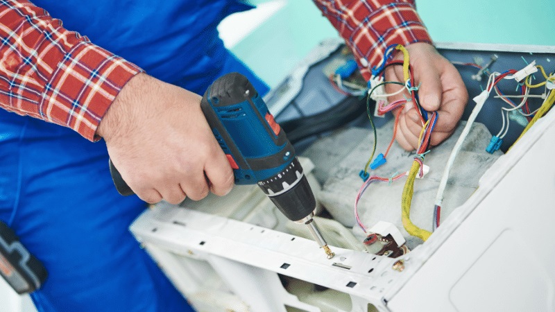 Avcılar Mitsubishi Mitsubishi çamaşır makinesi kart tamiri – Su almama arızası orijinal parça ile giderildi. - Teknik servis örneği